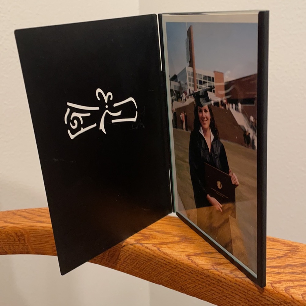 4x 6” black metal standing graduation frame